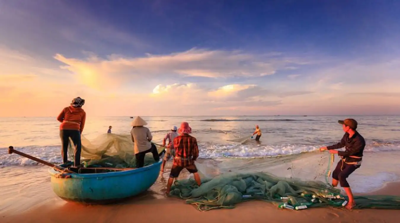 Khám phá làng chài, nét sống người dân miền biển